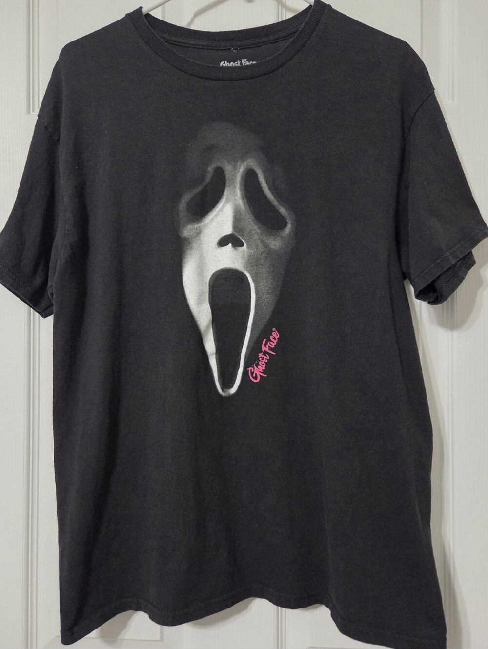 Ghostface Black T-Shirt Size Large Halloween Scream Icon Pink Logo